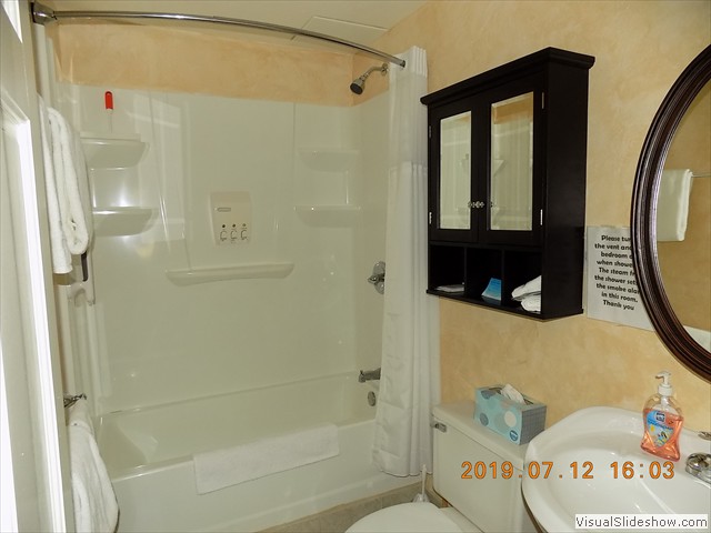 Black Tail Mtn Rm3 Bathroom
